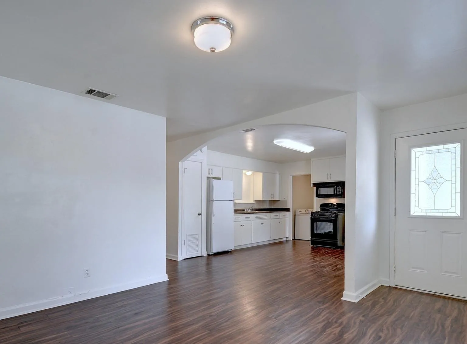 5 bed, 1700 sqft, $2,695 — Photo 4