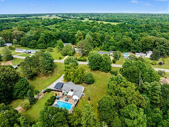3rd image of 2552 Farms Cir