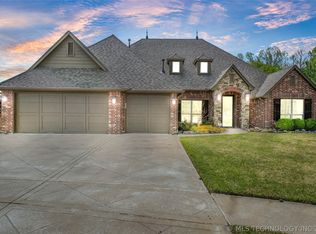 9418 N 95th Pl E, Owasso, OK 74055