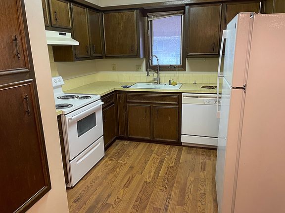 4th image of 1227 N Richmond Cir