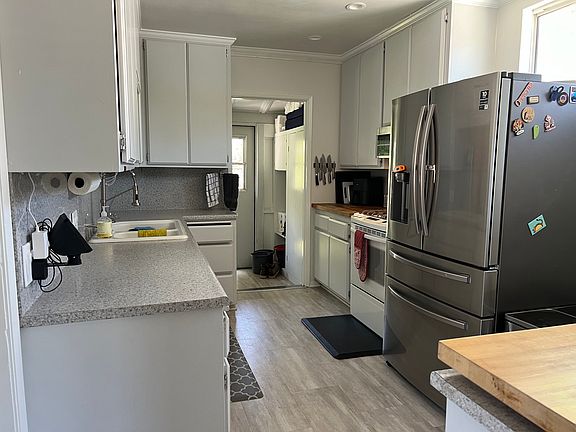 4th image of 5451 Beck Ave