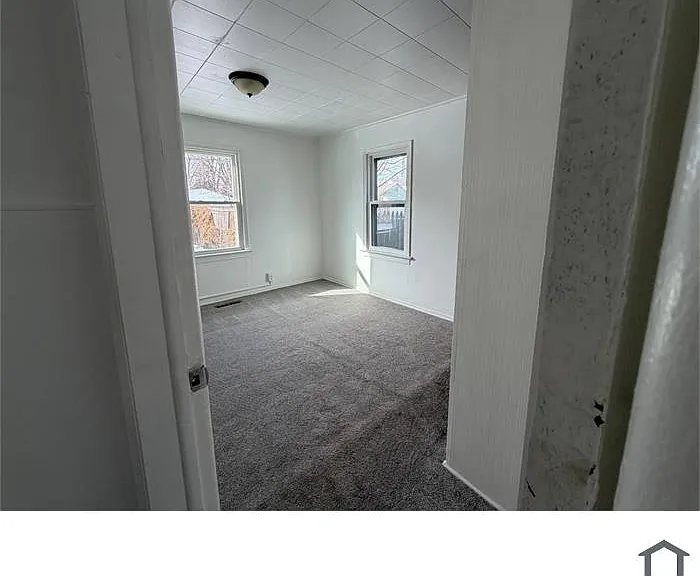 636 White St — Photo 2