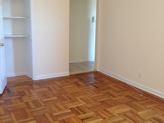 2nd image of 3018 Broadway Ste 1
