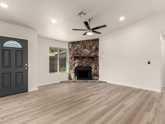5th image of 4771 N Woodside Dr