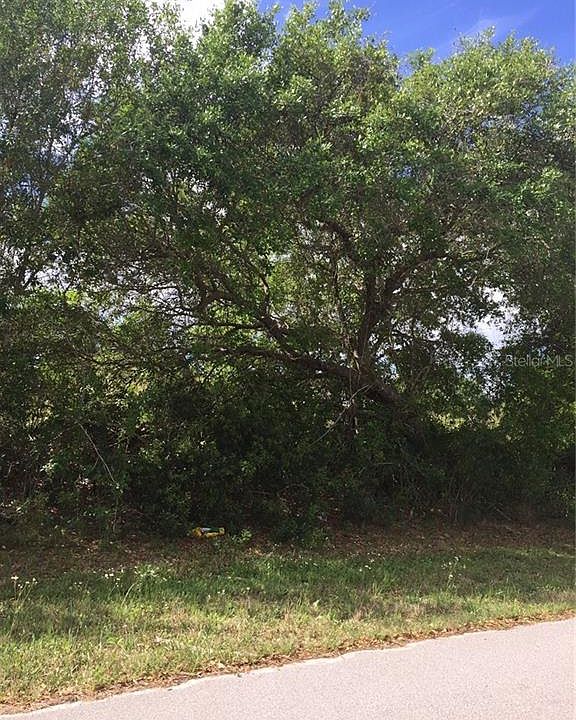 2nd image of 22497 Amigo Ave