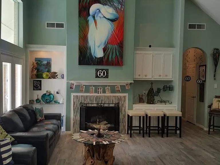 101 Las Brisas St — Photo 3
