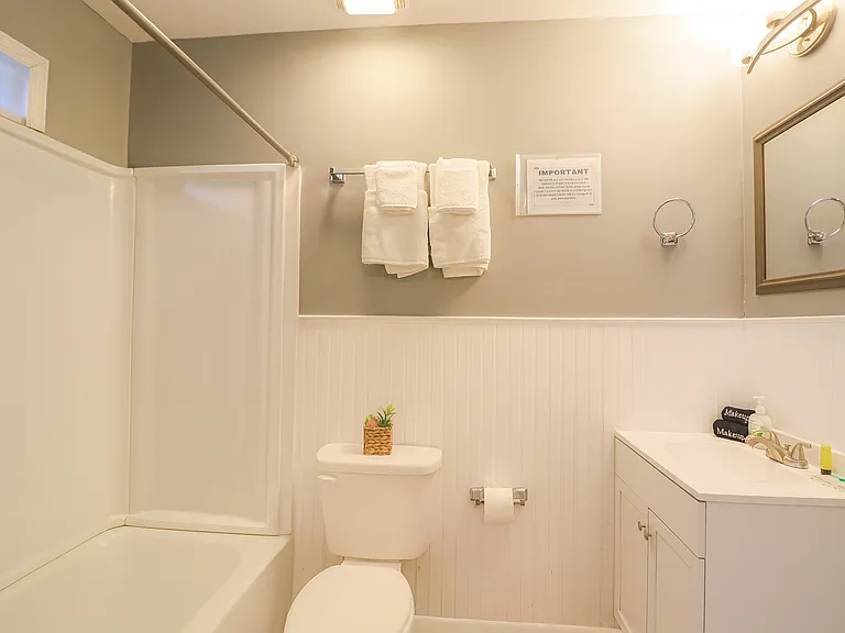 205 W Nettleton Ave #B — Photo 6