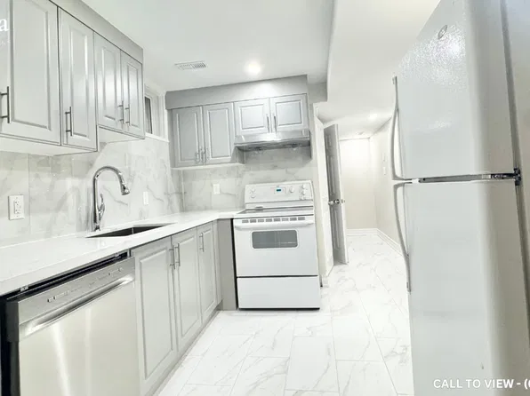 18 Bush Clover Cres #2, Kitchener, ON N2E 3P9