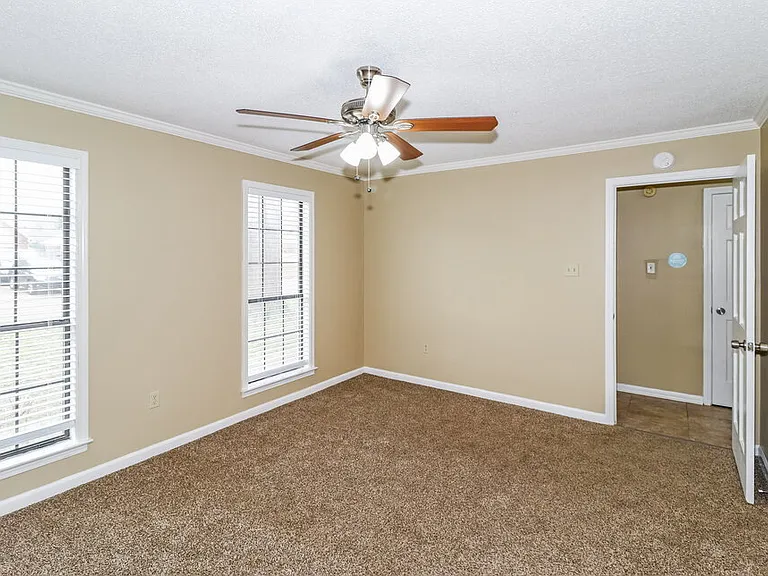 2691 Country Lawn Cv — Photo 10