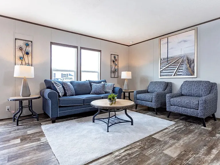 325 Tanglewood Dr — Photo 3