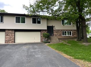 10673 Hummingbird St NW, Coon Rapids, MN 55433
