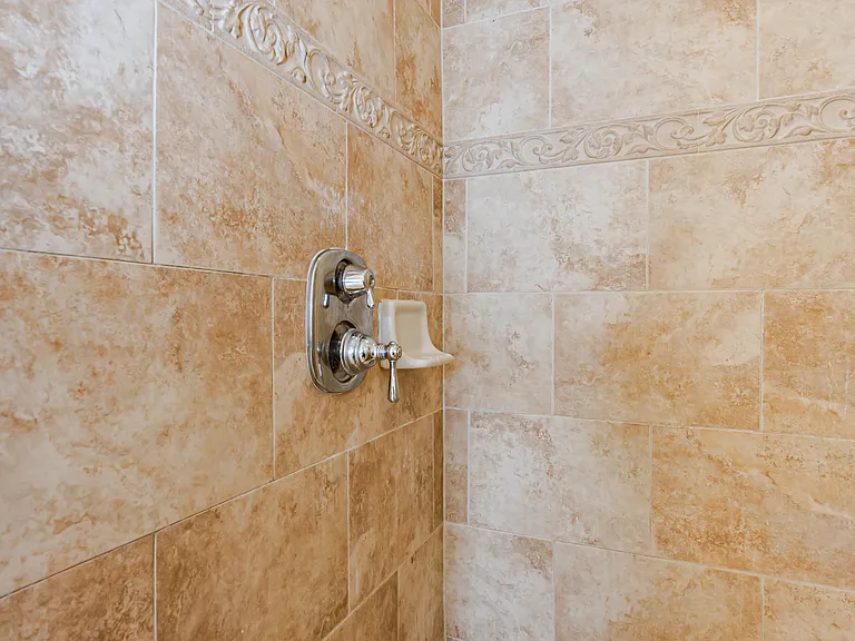3927 Liesfeld Pl — Photo 38