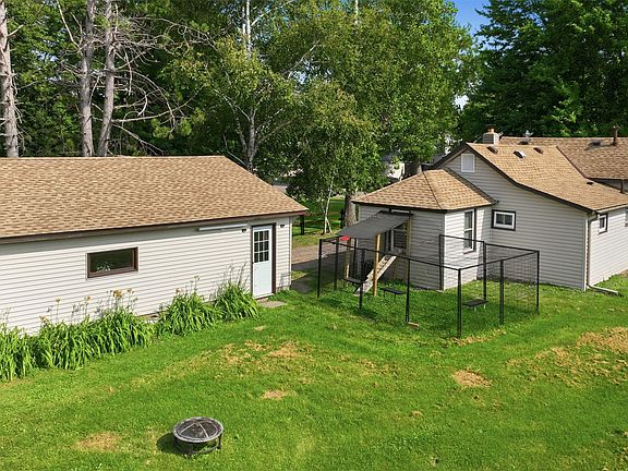 4th image of 711 Duke Street