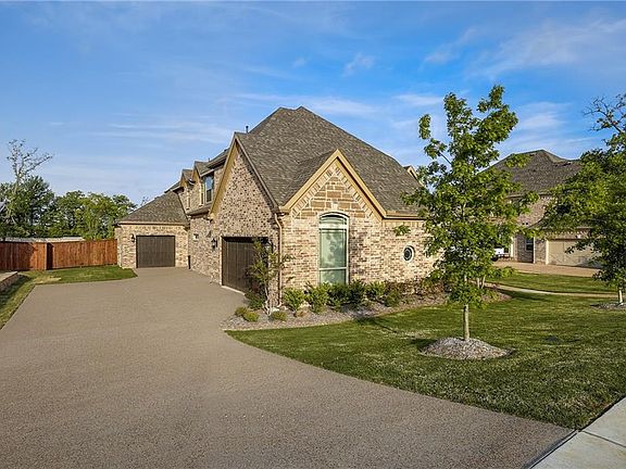 5th image of 657 Indian Creek Dr