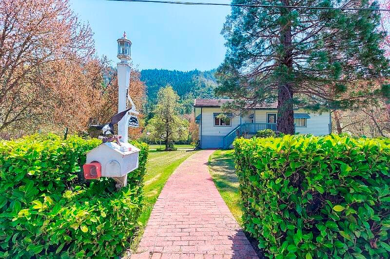 375 Fielder Ln, Grants Pass, OR 97526 | Zillow