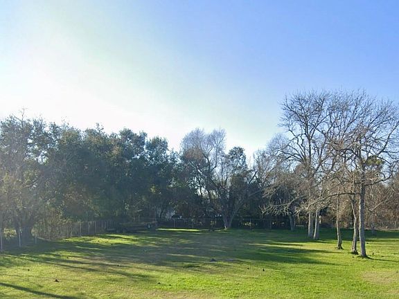 3rd image of 2 S Tower Rd