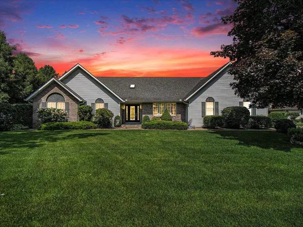 30905 Field Stone Dr, Granger, IN 46530