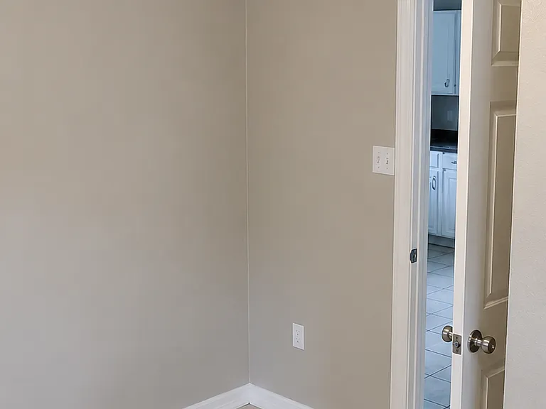1452 Rogers Rd — Photo 8