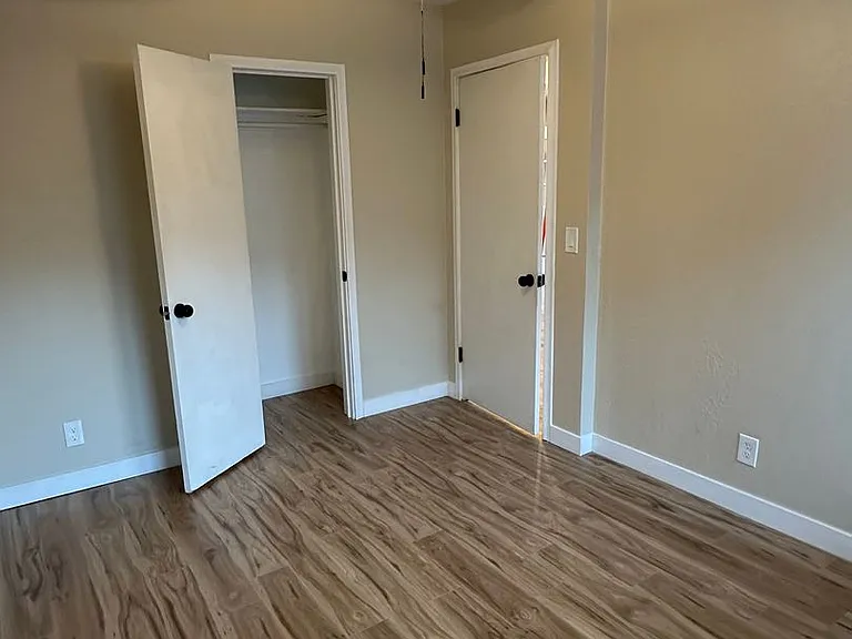 225 E Louise Ave — Photo 21
