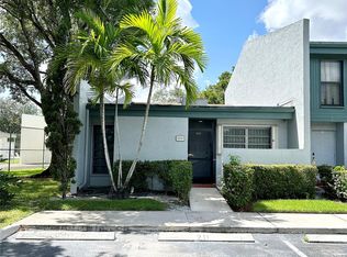 1000 NW 97th Ave #211, Pembroke Pines, FL 33024