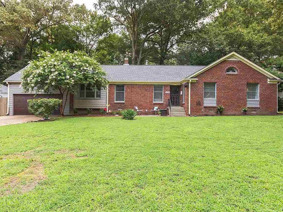 1st image of 4208 Woodcrest Dr