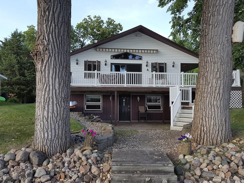 2nd image of 9 Roots Beach Ln