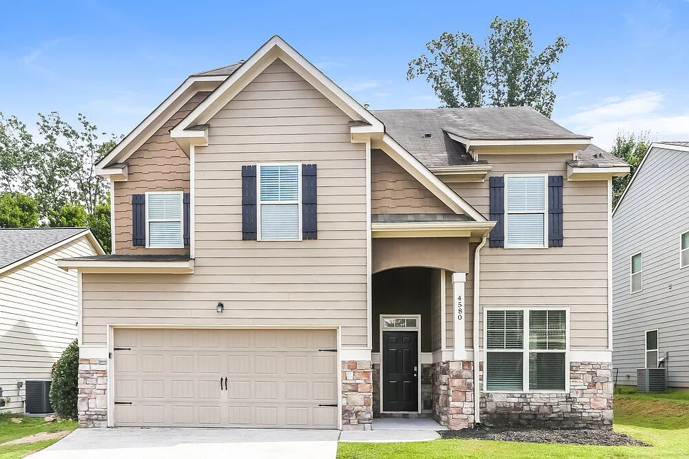 4 bed, 2.5 bath, 2570 sqft, $2,375 — Photo 1