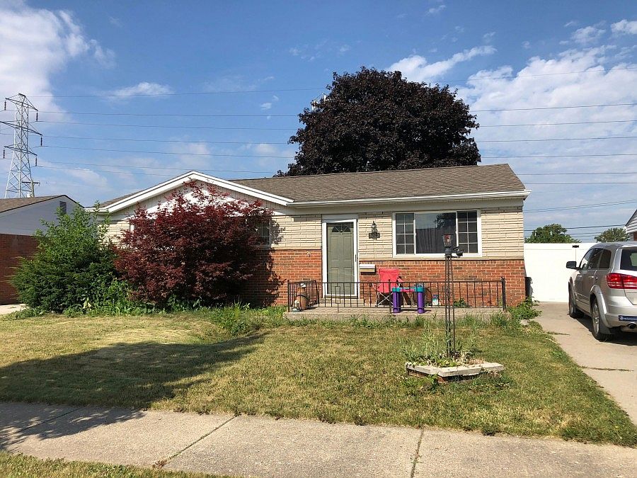 1st image of 31623 Stricker Dr