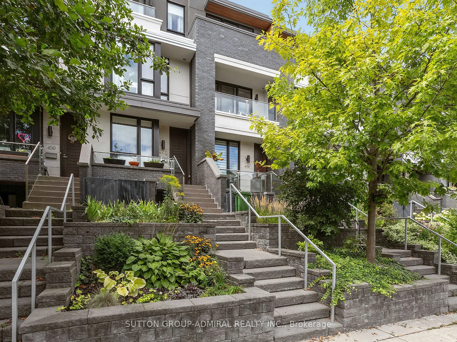 4 bed, $7,850 — Photo 1