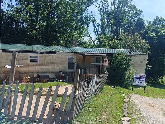 3rd image of 65 Wayson Dr