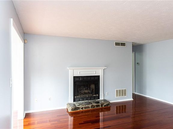 2nd image of 303 Olde Mill Ln