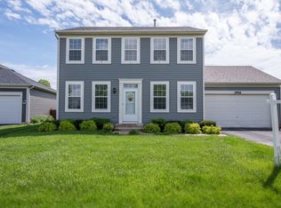 2916 Fairmont Ave, Aurora, IL 60503