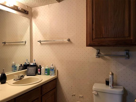 5th image of 13008 Woodbend Ln
