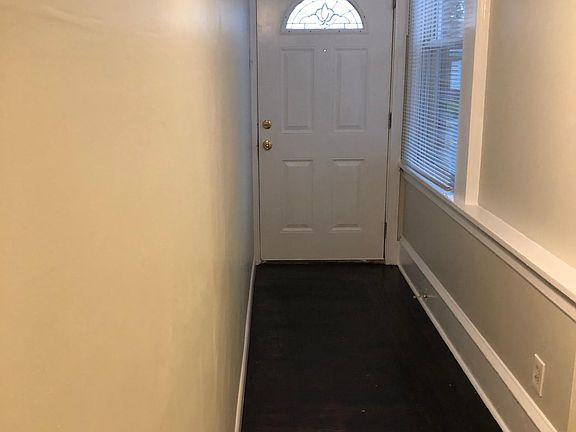 ood floor entryway. Freshly painted.