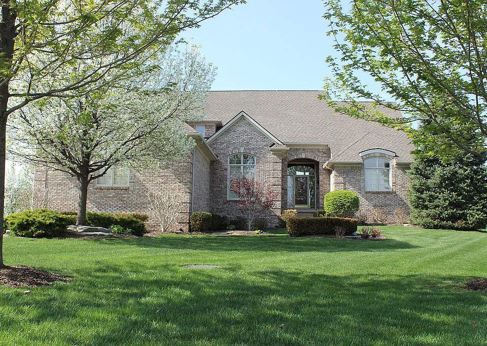 1st image of 50042 Tottenham Ct #18