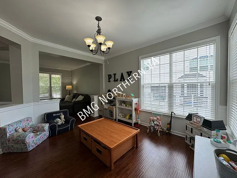 8930 Kingbird Ct — Photo 7