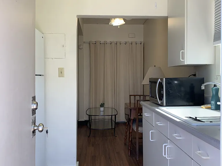 1200 N Campbell Ave — Photo 2