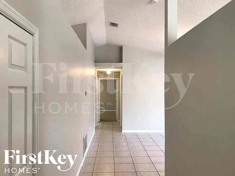 7428 Little Pond Ct — Photo 2