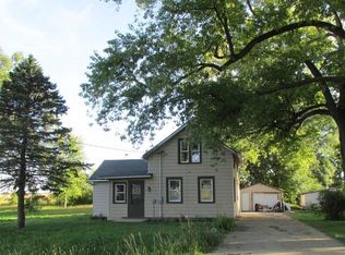 15917 W Harper Rd, Forreston, IL 61030