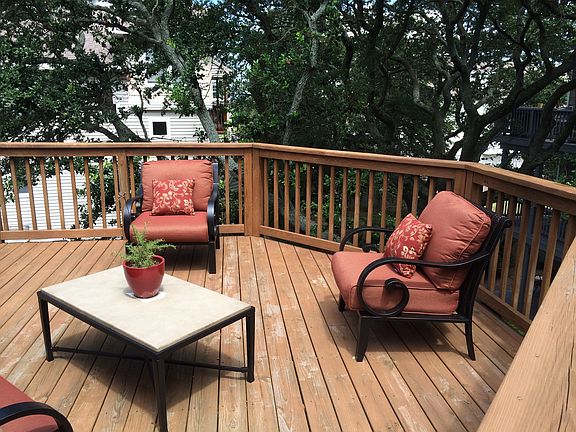 Top Deck Space with Bay View