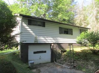498 Twin Oaks Rd, Polk, PA 16342