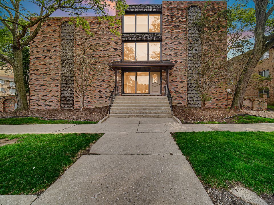 1st image of 17745 Rosewood Dr APT 4B