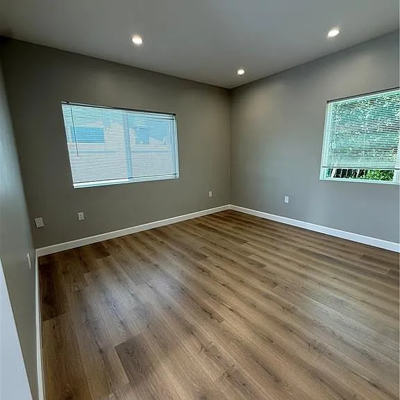 6246 Tujunga Ave — Photo 3