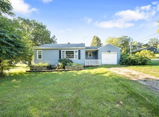 8419 W Sunset Dr, Wonder Lake, IL 60097