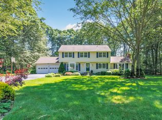 340 Pilgrim Ln, Stratford, CT 06614