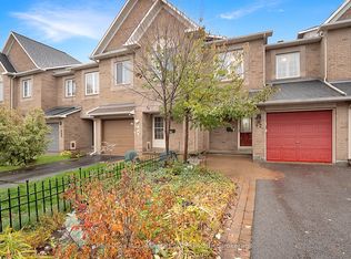 92 Southpointe Ave, Ottawa, ON K2J 4T5