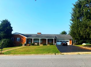 3100 Village Dr, Waynesboro, VA 22980