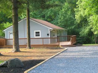 3 Cross Rd, Pine Hill, NJ 08021