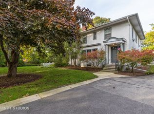 944 N Sheridan Rd, Lake Forest, IL 60045