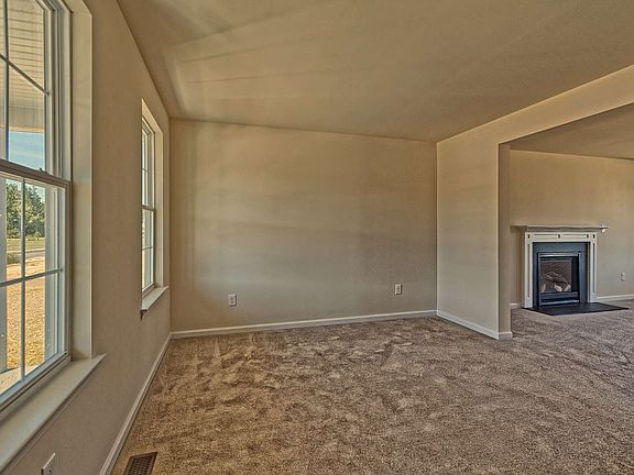 5th image of 2602 London Ln